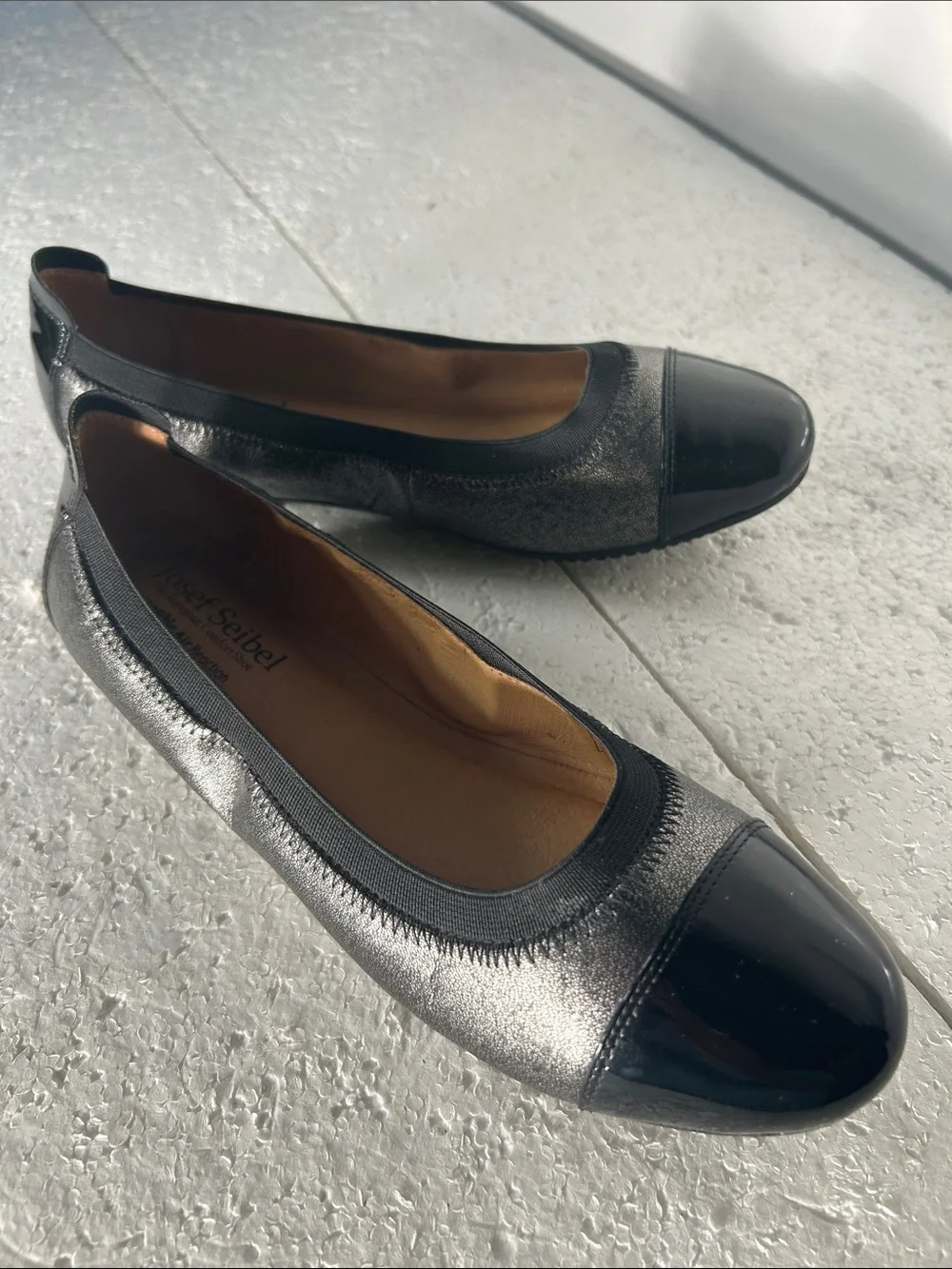 Josef Seibel SZ7-8 Metallic Silver Pippa Leather Ballet Flat Closet Staple Old $